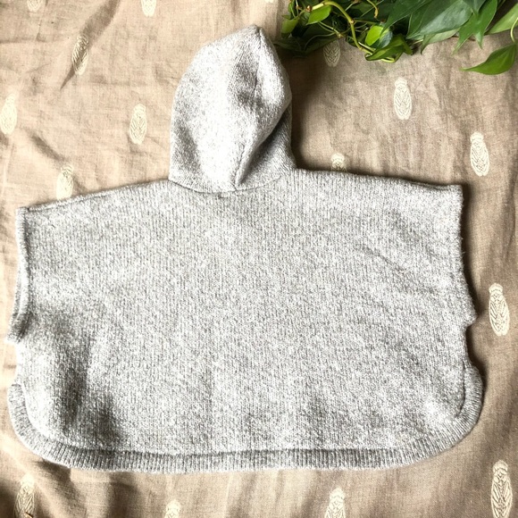 Oshkosh • Marled Grey Knit Poncho - Picture 5 of 5